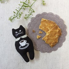 Nekogao Embroidered Brooch Kit   Coffee Cat PHC-103-4