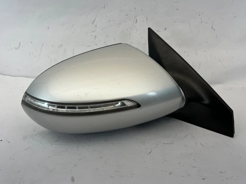 2010-16 Kia Sportage Passenger Right Mirror power turn signal Silver