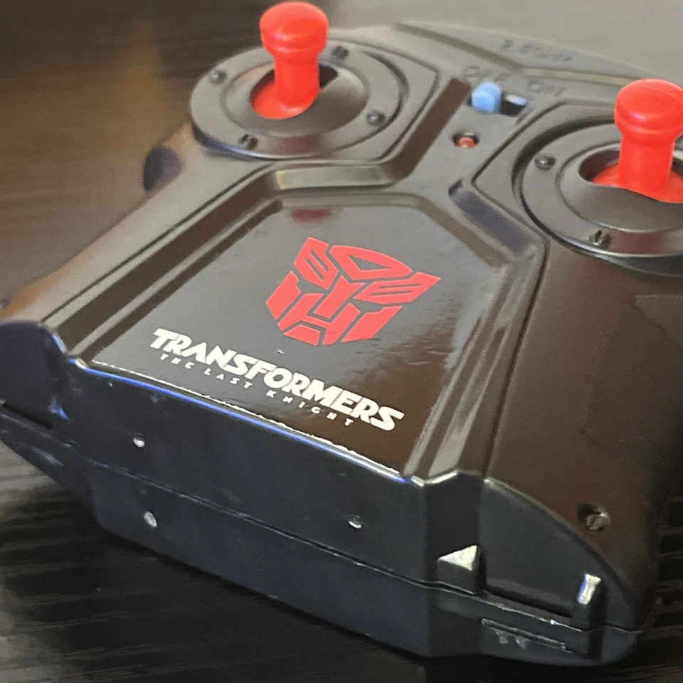 Transformers 2016 Chevy Camaro Jada Hollywood Rides The Last Knight Bumblebee RC - Image 4 of 4