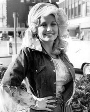 Dolly Parton Unsigned 10" x 8" Photo - Beautiful singer and actress *6