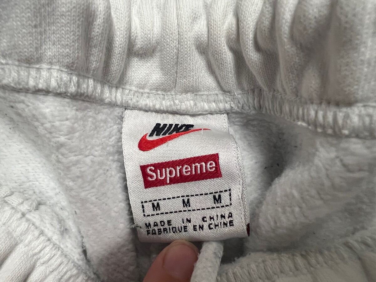NIKE x SUPREME Jewel Sweatshorts in White Size Medium | eBay NIKE x SUPREME Jewel Sweatshorts in White Size Medium | eBay