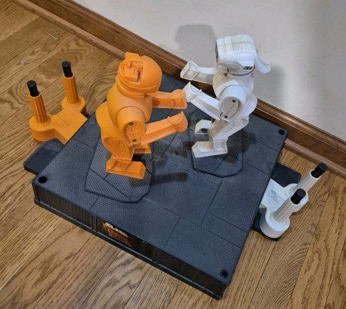 VINTAGE MARX ROCK EM SOCK EM CLASH OF THE COSMIC 1966 ROBOTS GAME RARE BOXING - Picture 2 of 8