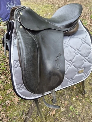 Schumacher Dressursattel Profi Comfort Sattelgröße 2, 17" schwarz - Bild 1 von 4