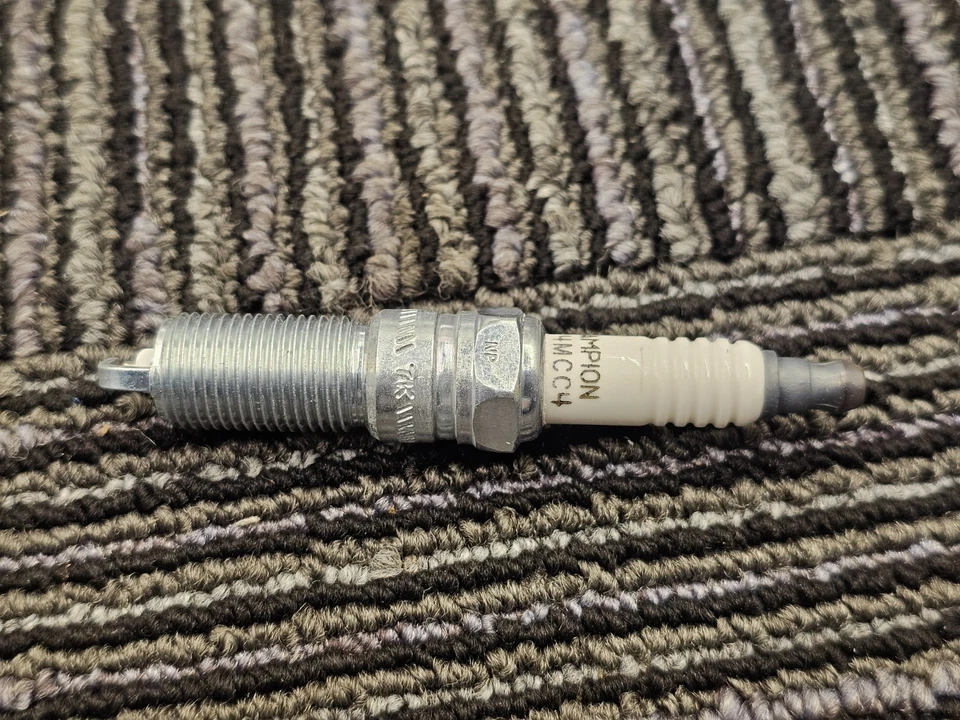 (QTY 4) Champion 570 RE14MCC4 Spark Plug Fits 2022 Chevrolet Colorado - Image 4 of 4