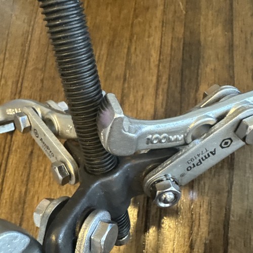 AMPRO T74193 3-Jaw Reversible 4" Gear Puller 100mm - Picture 6 of 9