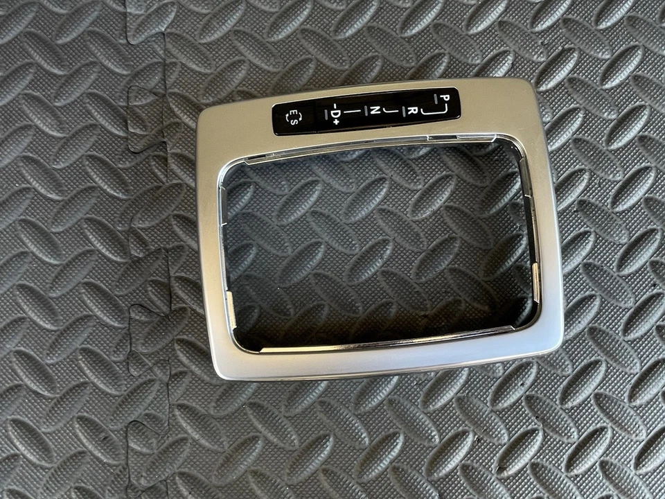 Mercedes W204 C250 C350 2008-2014 consola central cambio bisel moldura OEM Foto 3 de 4