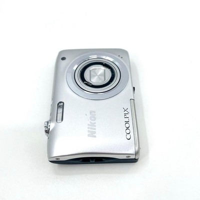 Nikon COOLPIX A100 Silver Compact Digital Camera Tested with
