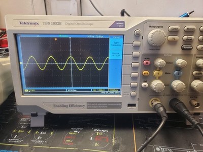 Tektronix TBS1052B 50MHz 2-Channel Digital Oscilloscope w/ 2 Probes TESTED