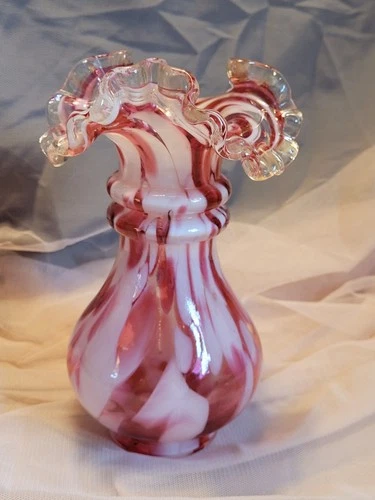 Fenton Art Glass Vincent Price Ring Neck Vase HTF Scarce 1965 Collection