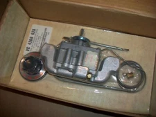 Robertshaw  Commercial Gas Thermostat  VC4200 028  200°-550°  54" CAP  NEW