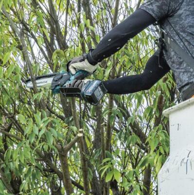Makita 40V Brushless Chainsaw 150mm MUC029GZ With Automatic 