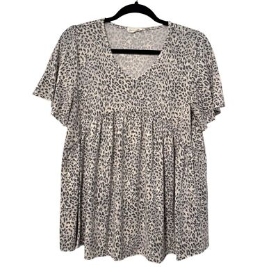 Lime & Chili Short Sleeve Babydoll Pullover Blouse Gray Beige Animal Print M