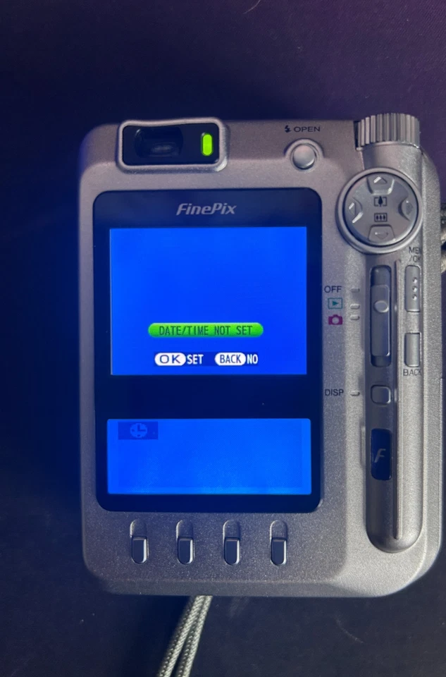 Fujifilm FinePix F610 Y2K Vertical Digicam – Tested & Working, photo 2 of 3