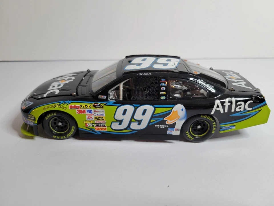 NASCAR- CARL EDWARDS # 99 AFLAC 2009 Fusion 1/24 - MISSING SPOILER READ - Image 3 of 4