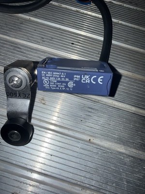 Telemecanique Heavy Duty Limit Switch ZCMD21 Blue 400V 6A IP66/IP67 139644-14B61