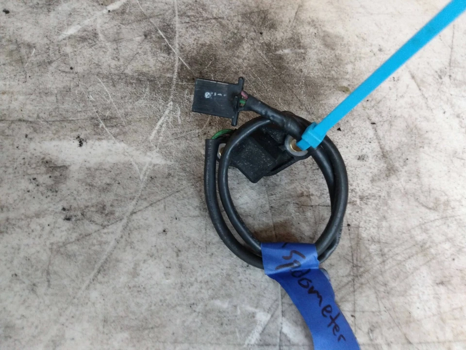 Honda CBR900RR 1999 98 99 OEM sensor Speedo Foto 4 de 4