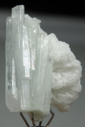 28 CARATS NATURAL AQUAMARINE MICA AND FELDSPAR FROM PAKISTAN, (E-21) - Picture 5 of 7