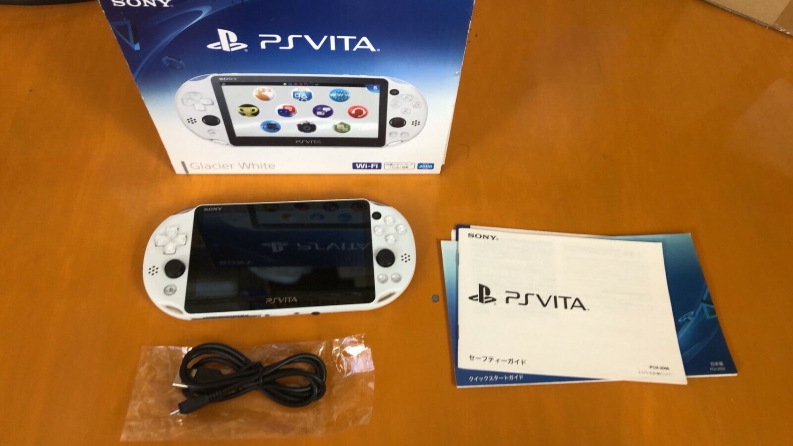 PlayStation Vita Wi-Fi model white PCH-2000 ZA22 with USB ,manual