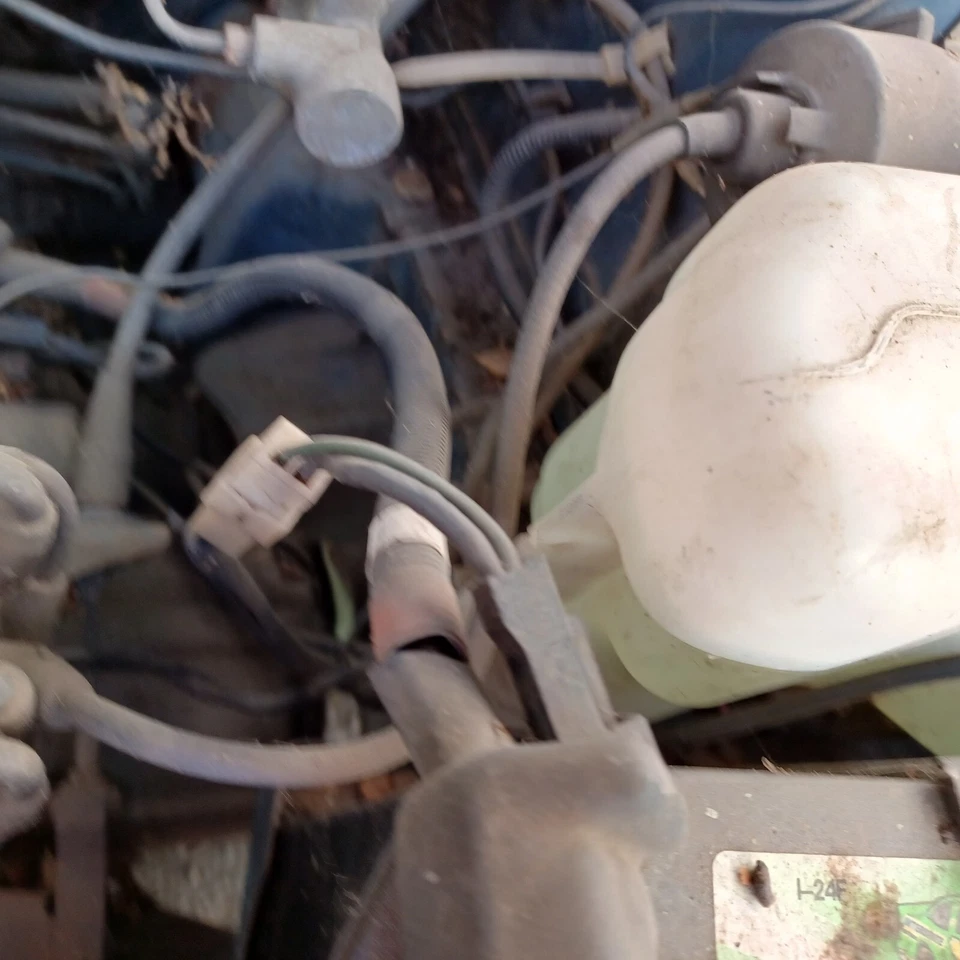 1983-1985 Nissan Pulsar NX Windshield Washer Reservoir Tank Bottle used - Image 2 of 4