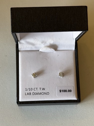 NUEVO - Pendientes de diamantes genuinos de plata de ley de 1/10 cttw de Kohl's de $100 - Imagen 3 de 4