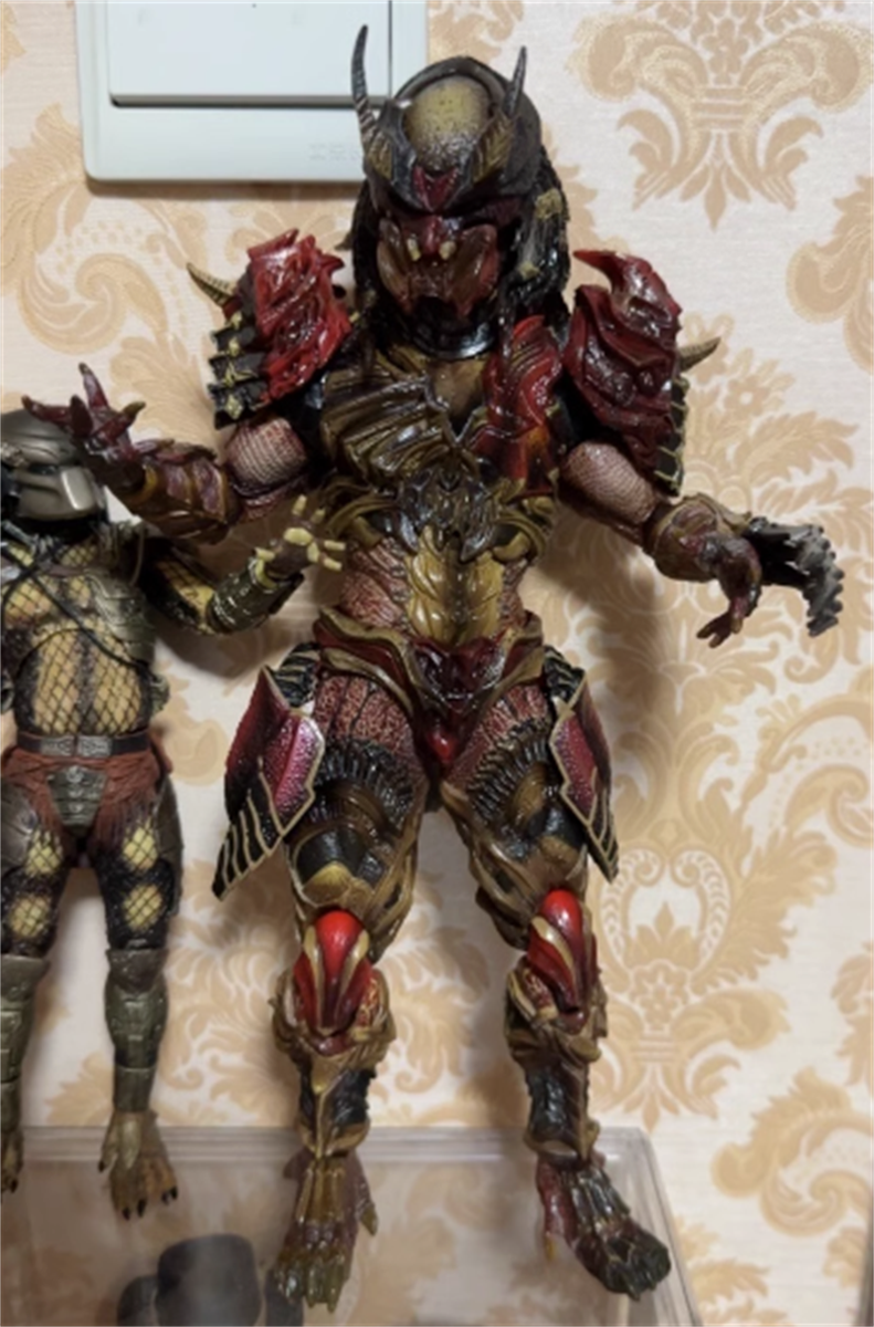 Predator VARIANT Action Figure Play Arts Kai New Original