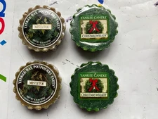 Yankee Wax Tarts Candle Melt Mistletoe and Christmas Wreath Lot of 4