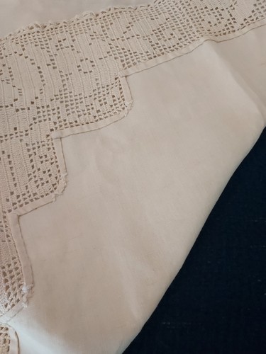 Vintage Filet Crochet w/ Linen middle Large Buffet Doily Ivory Stains 49" X 25" - Picture 13 of 13