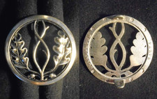 INSIGNE MILITAIRE  DE BÉRET – TRÉSOR AUX ARMÉES - ARGENTÉ - COINDEROUX