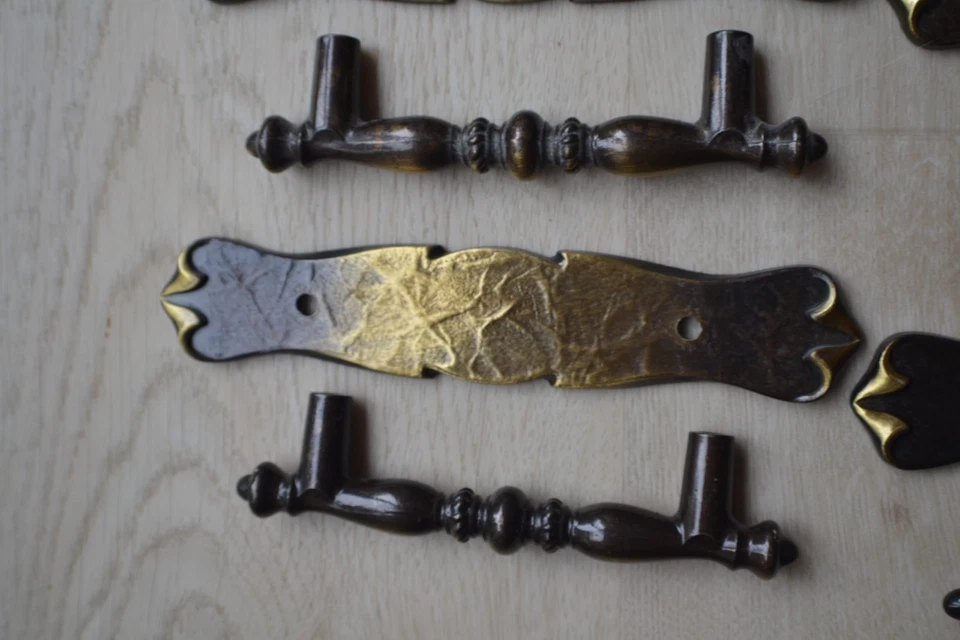 6 tiradores de cajón de gabinete usados Carriage House Amerock RD-1971 con placas traseras Foto 3 de 4