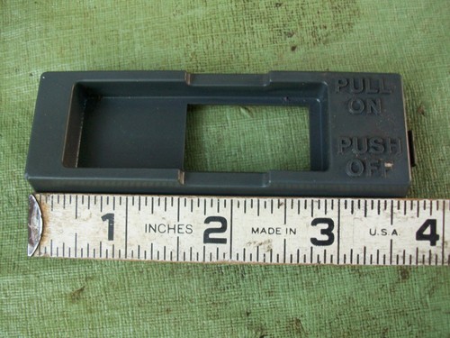 CRAFTSMAN ELECTRONIC RADIAL ARM SAW SWITCH COVER PLATE - Picture 7 of 9