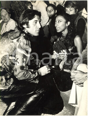 1969 ROMA Playboy Gigi RIZZI e Donyale LUNA a inaugurazione del