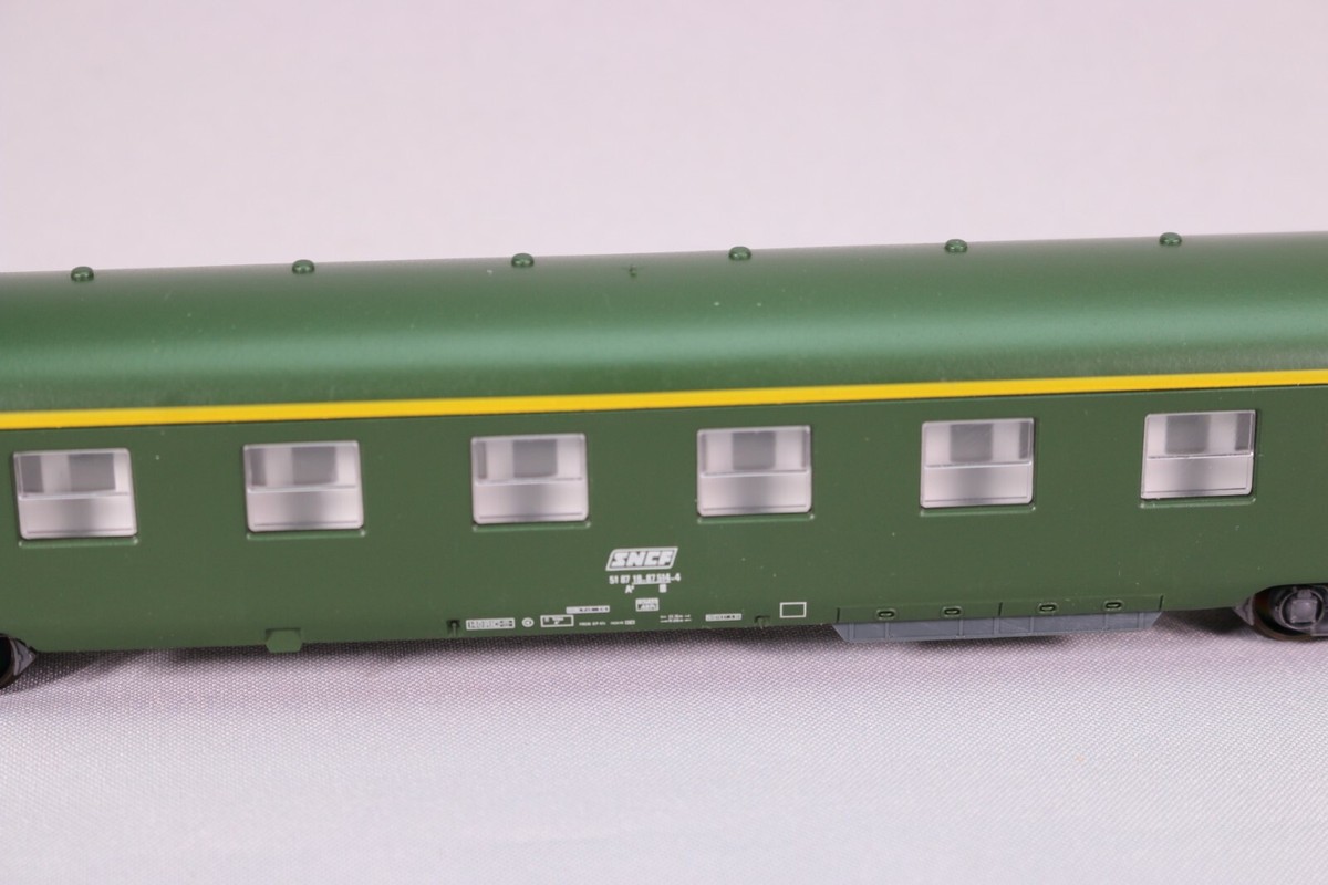 Wagon Lima - Voiture Voyageurs 2e Classe DEV AO - Vert/argent - HO (1/87) - Neuf