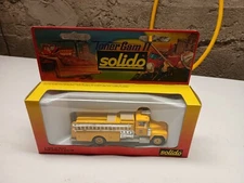 1/60 Mack Firetruck Yellow Solido