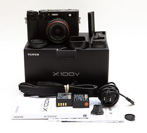 Fujifilm X100V 26.1MP Compact Camera - Black (Body) * USA Model - LOW Use