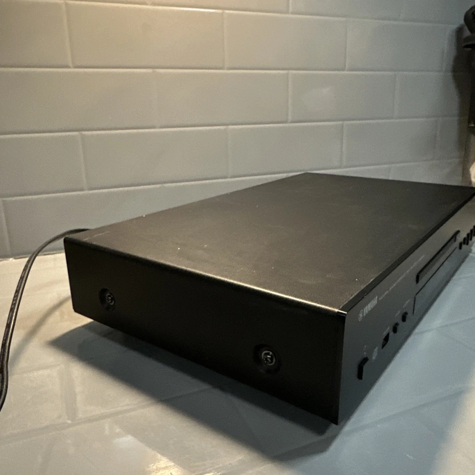 Yamaha CD-S300 Natural Sound Compact Disc Player - Image 3 of 4