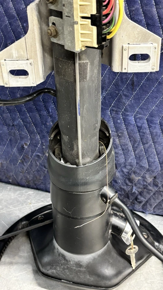 89-91 Ford F250 350 450 E4OD Non-Tilt Steering Column W/Key W/Wheel - Image 3 of 4