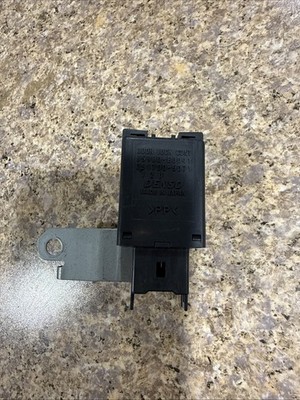 HINO DOOR LOCK CONTROL DENSO 85980 E0041 