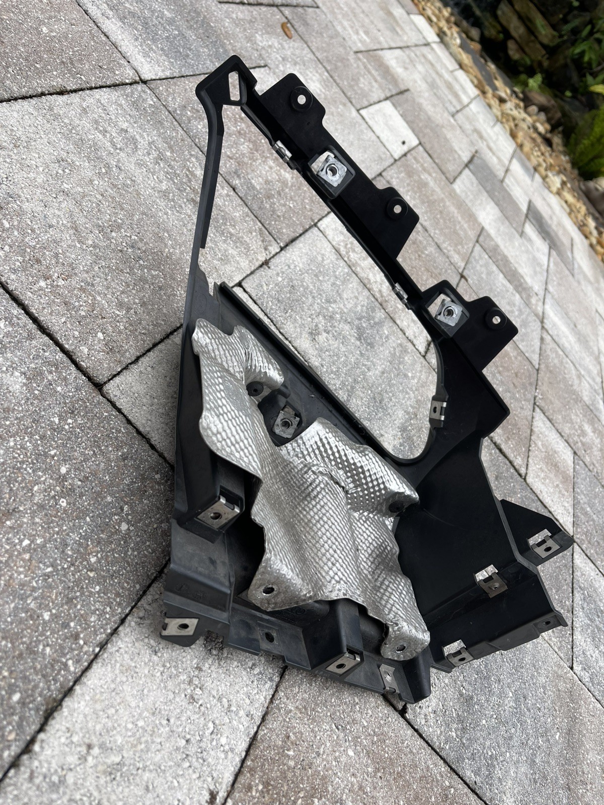 AUDI R8 4S REAR LEFT OUTER BUMPER BRACKET CLOSING ELEMENT 4S0807319A USA 17-18’