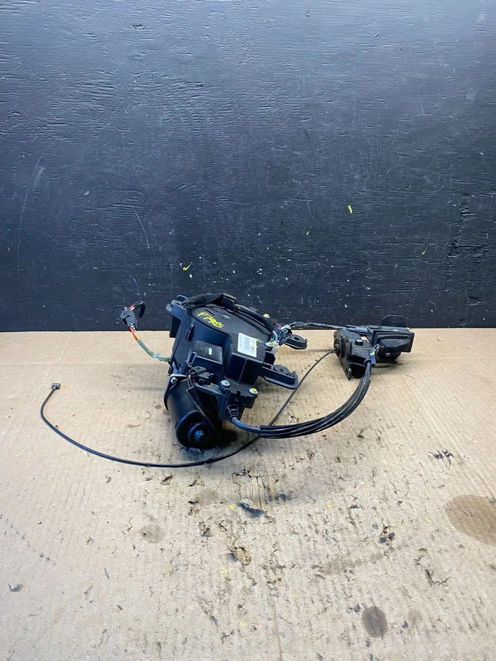 2007-2014 Kia Sedona Left Electric Power Sliding Door Motor Regulator P7965 DG - Image 3 of 4