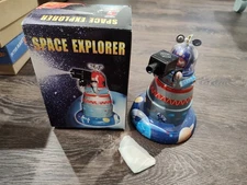 BRAND NEW XUFA SPACE EXPLORER TIN ROBOT MINT JH