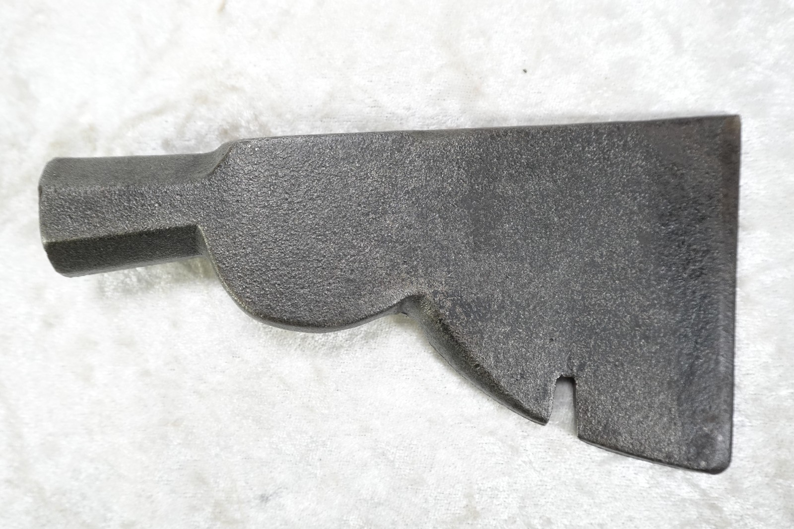 Unused Vintage Half Hatchet-Head With Nail Puller No Maker's Mark Octagonal Pole