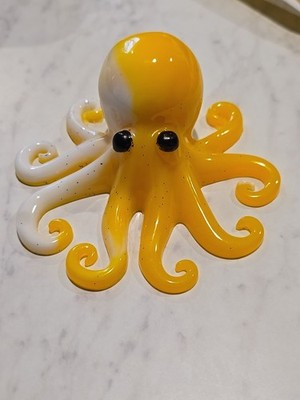 Resin Handmade Octopus Yellow White Decoration Gift. 622