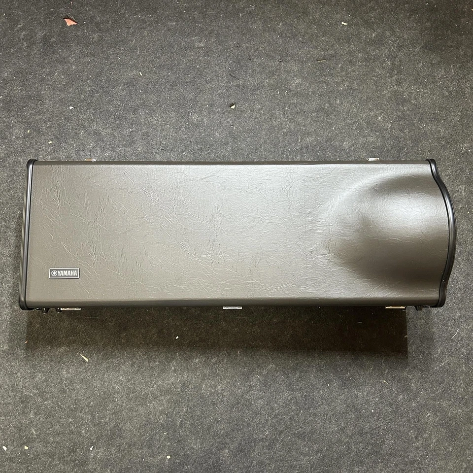 Trombón bajo profesional Yamaha YBL-620G, laca transparente con campana de latón dorado Foto 2 de 4