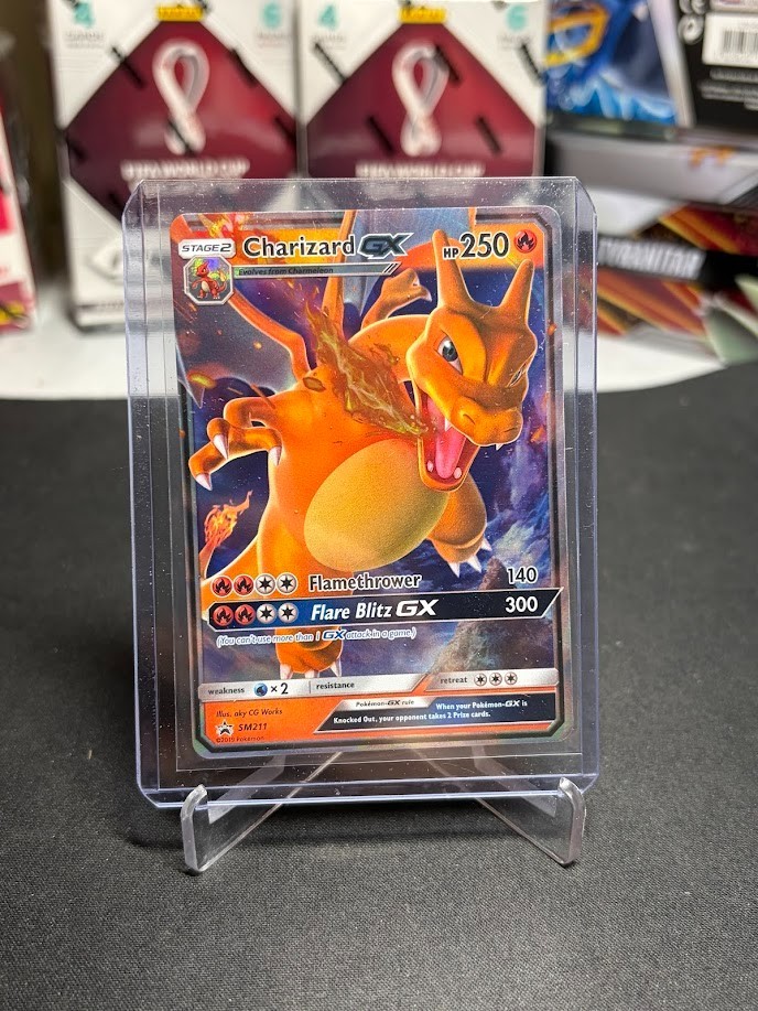 2019 Pokémon Hidden Fates Charizard GX SM211 Black Star Promos