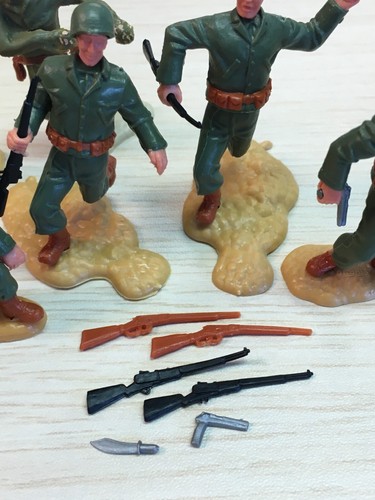 Vintage Timpo U.S. Army Infantry + Weapons Lot WWII 1/32 54mm Toy Soldiers - Picture 3 of 7