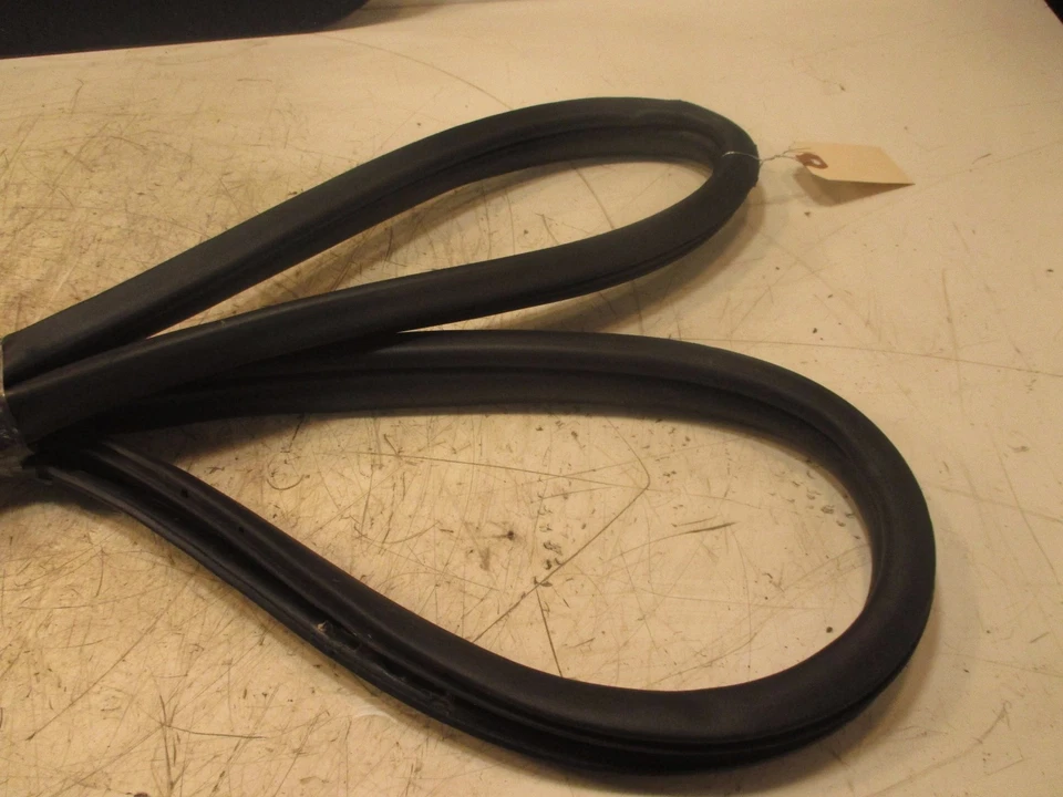 Mitsubishi Galant ES 2011 OEM sello de puerta de pasajero delantero goma resistente al clima  Foto 4 de 4