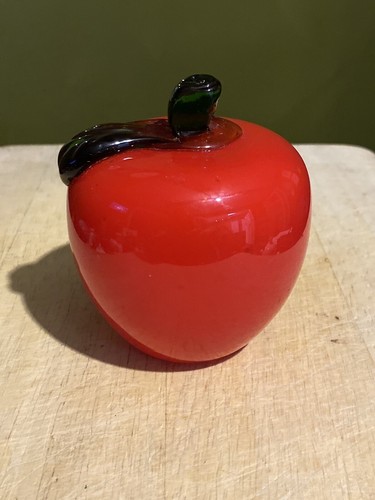 Mid Century Murano Style Glass Red Apple With Green Stem Preowned