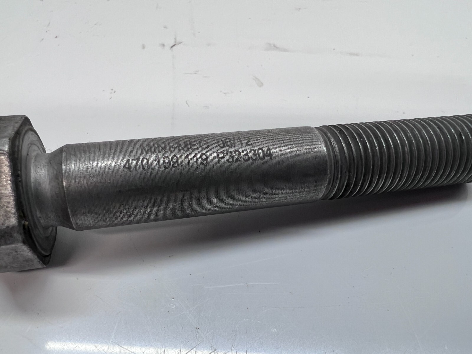 LAMBORGHINI AVENTADOR LP700 SVJ E GEAR JOURNAL STUD BOLT GROUND OEM 470199119