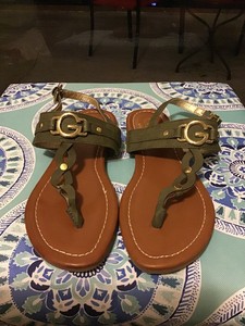 gbg guess sandals