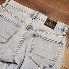 Banana Republic Travel Jeans 30x32 Athletic Fit Straight Stretch Light Wash $105